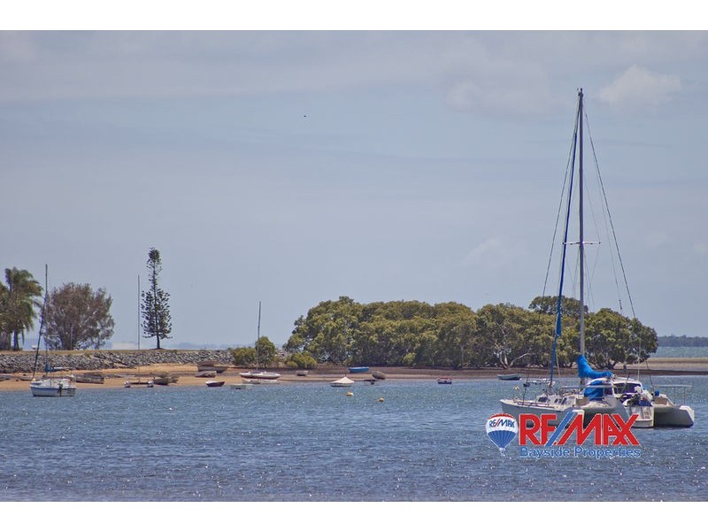 8 Rosebud Esplanade, Victoria Point QLD 4165