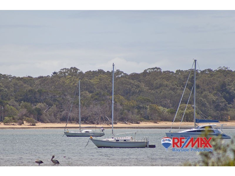 8 Rosebud Esplanade, Victoria Point QLD 4165