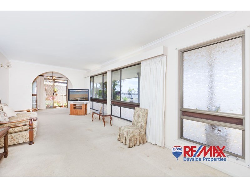8 Rosebud Esplanade, Victoria Point QLD 4165