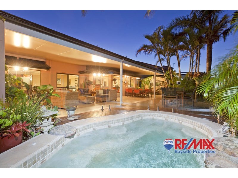 10 Bowsprit Parade, Raby Bay QLD 4163