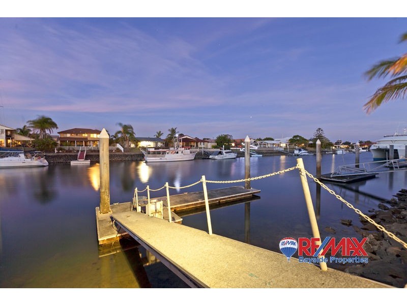 10 Bowsprit Parade, Raby Bay QLD 4163