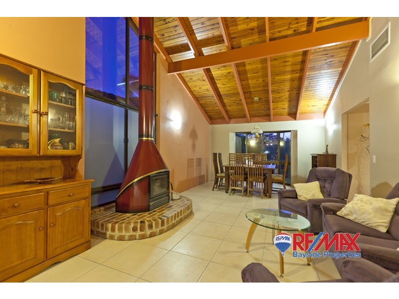 10 Bowsprit Parade, Raby Bay QLD 4163