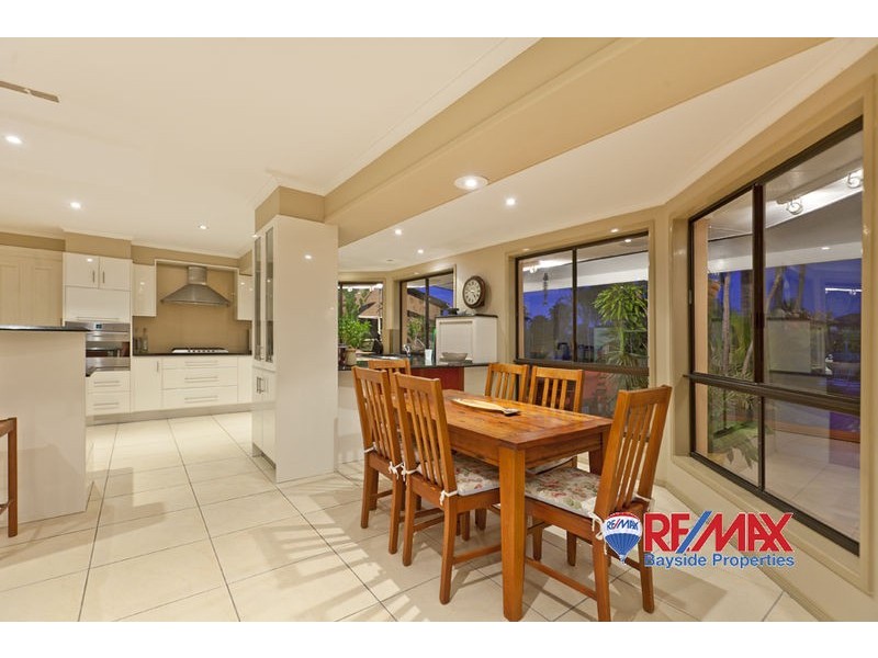 10 Bowsprit Parade, Raby Bay QLD 4163