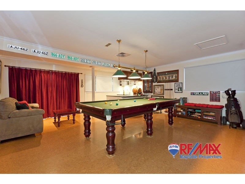10 Bowsprit Parade, Raby Bay QLD 4163