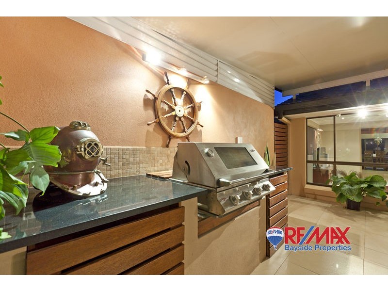 10 Bowsprit Parade, Raby Bay QLD 4163