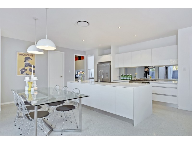 9 Foxwood Circuit, Wakerley QLD 4154