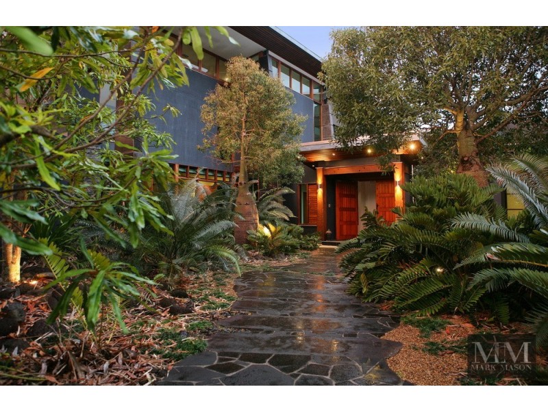 948 Mount Nebo Road, Jollys Lookout QLD 4520