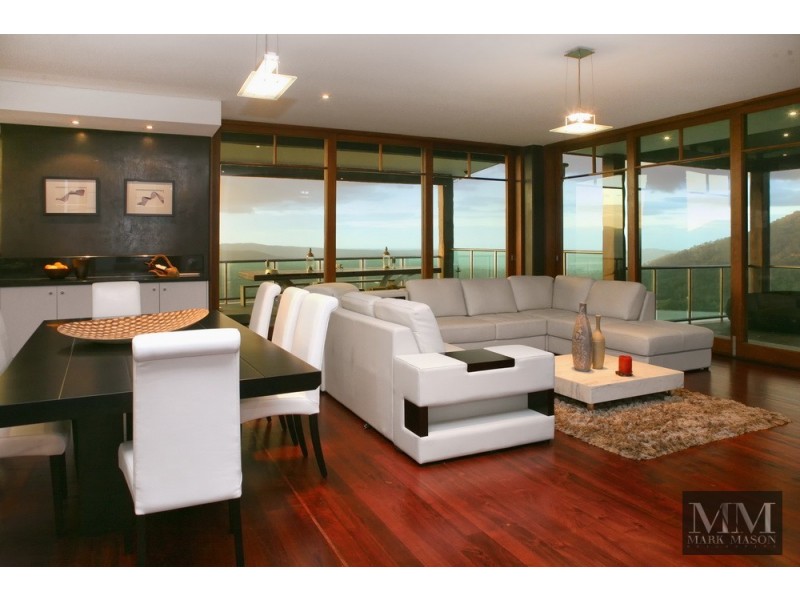 948 Mount Nebo Road, Jollys Lookout QLD 4520