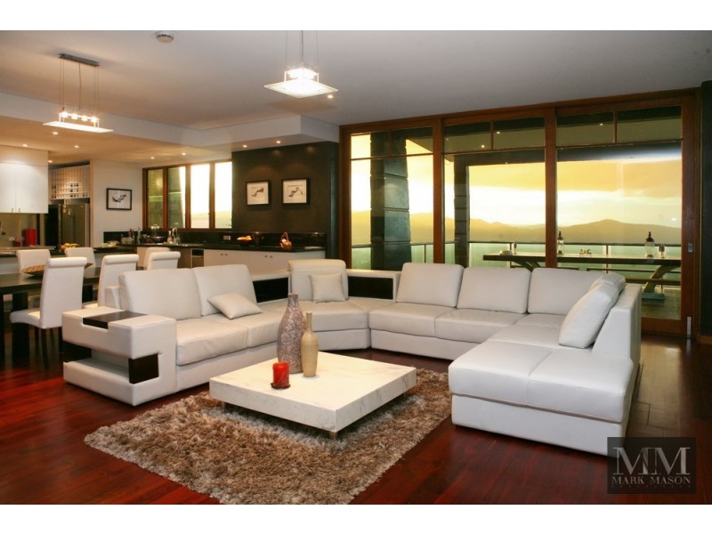 948 Mount Nebo Road, Jollys Lookout QLD 4520