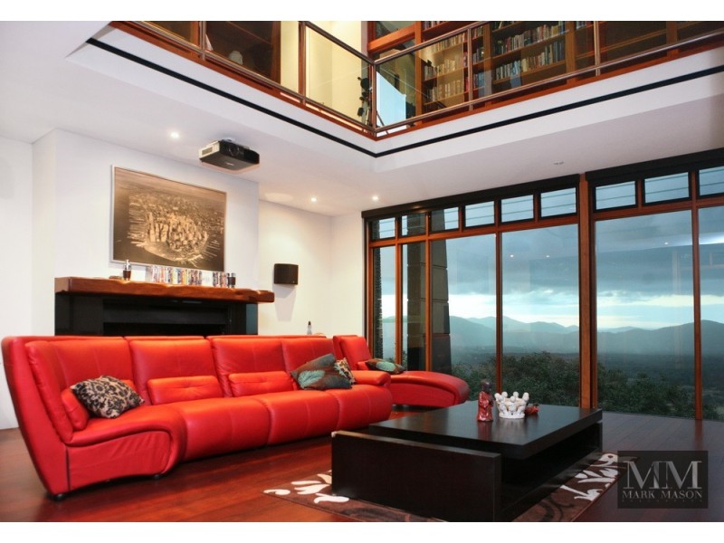 948 Mount Nebo Road, Jollys Lookout QLD 4520