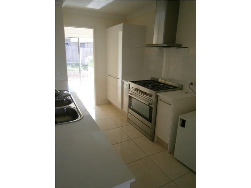 19 Lois Place, Redland Bay QLD 4165