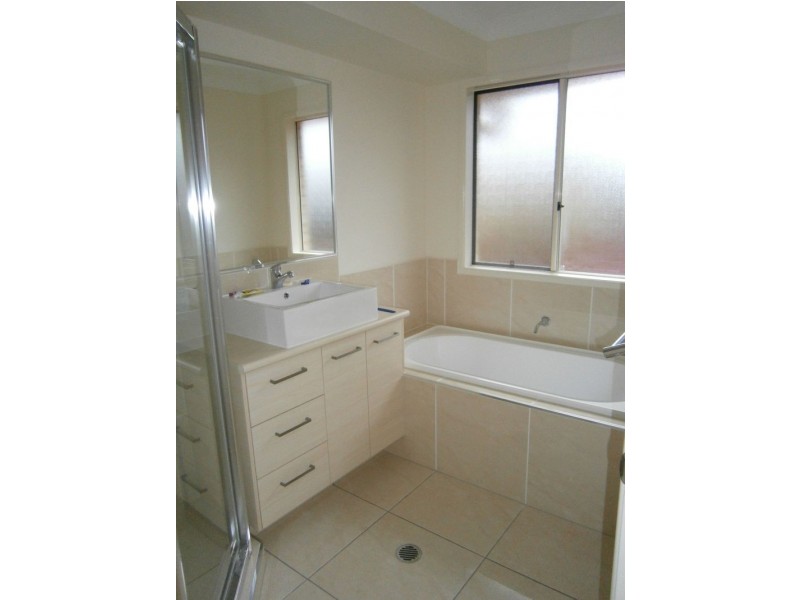 19 Lois Place, Redland Bay QLD 4165