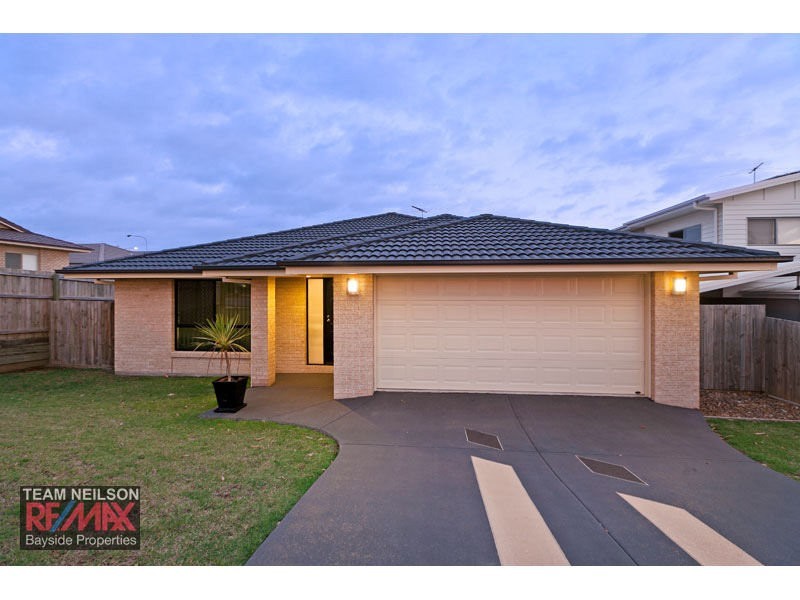 37 Cypress St, Redland Bay QLD 4165
