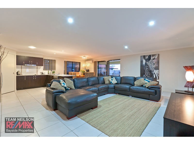37 Cypress St, Redland Bay QLD 4165