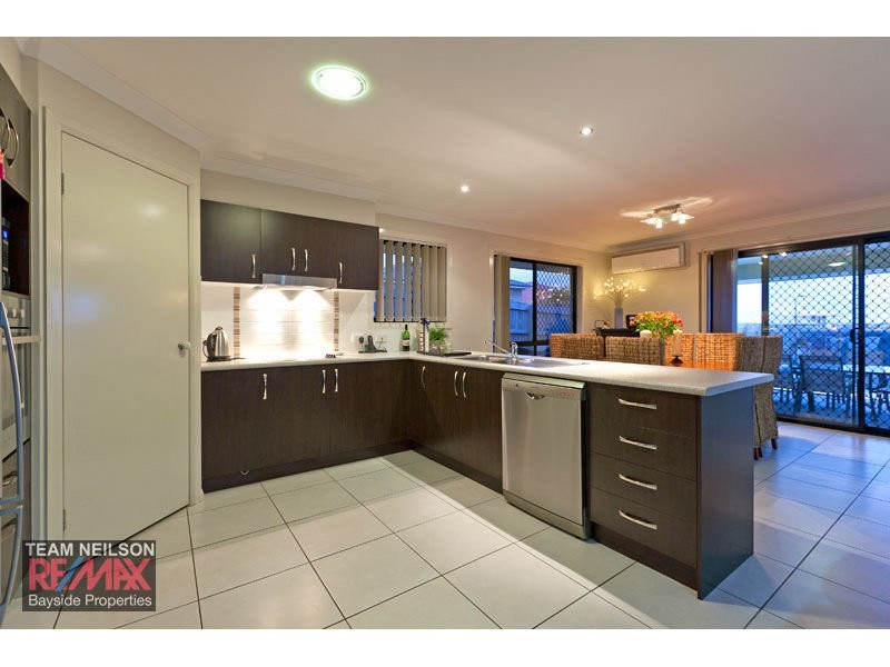 37 Cypress St, Redland Bay QLD 4165