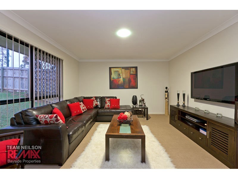 37 Cypress St, Redland Bay QLD 4165