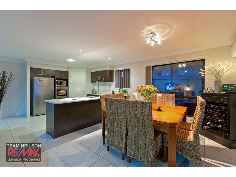 37 Cypress St, Redland Bay QLD 4165