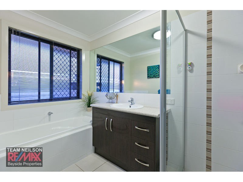 37 Cypress St, Redland Bay QLD 4165