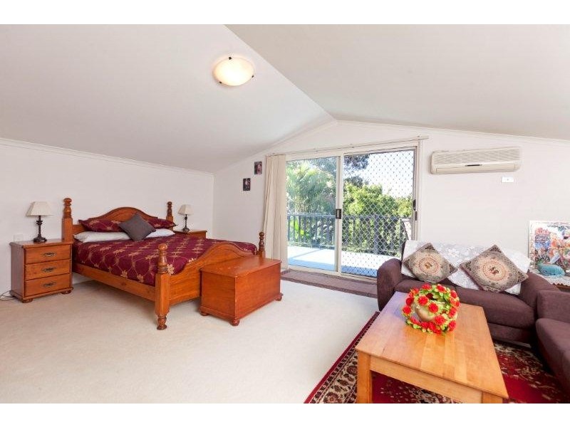 22 Carinyan Drive, Birkdale QLD 4159