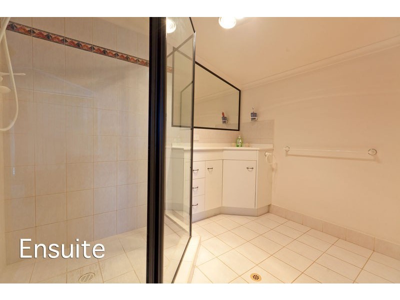 22 Carinyan Drive, Birkdale QLD 4159