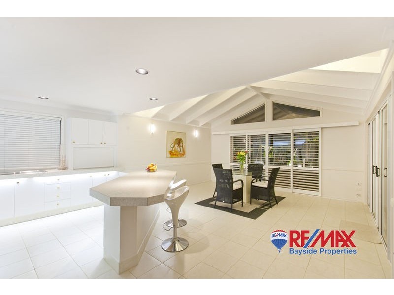 4 Bowsprit Parade, Raby Bay QLD 4163