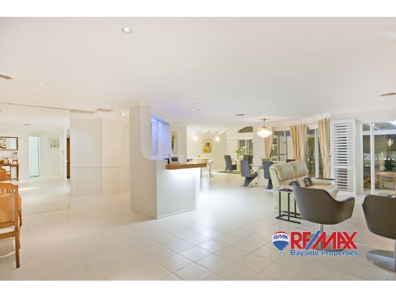 4 Bowsprit Parade, Raby Bay QLD 4163