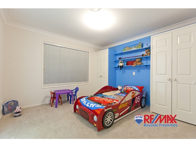 4 Bowsprit Parade, Raby Bay QLD 4163