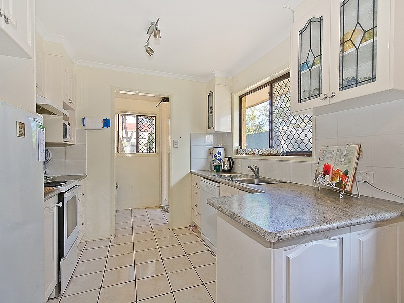 2 Wren Street, Birkdale QLD 4159