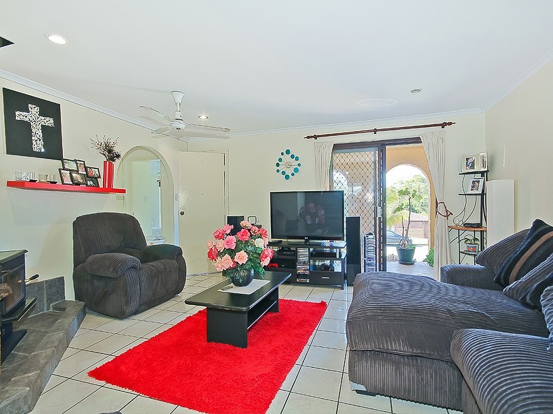 2 Wren Street, Birkdale QLD 4159