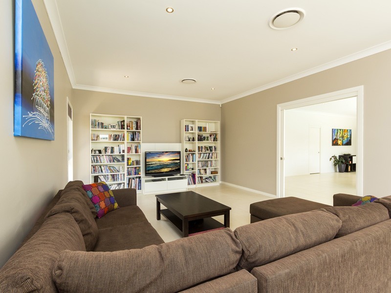 68 Sunningdale  Dr, Redland Bay QLD 4165