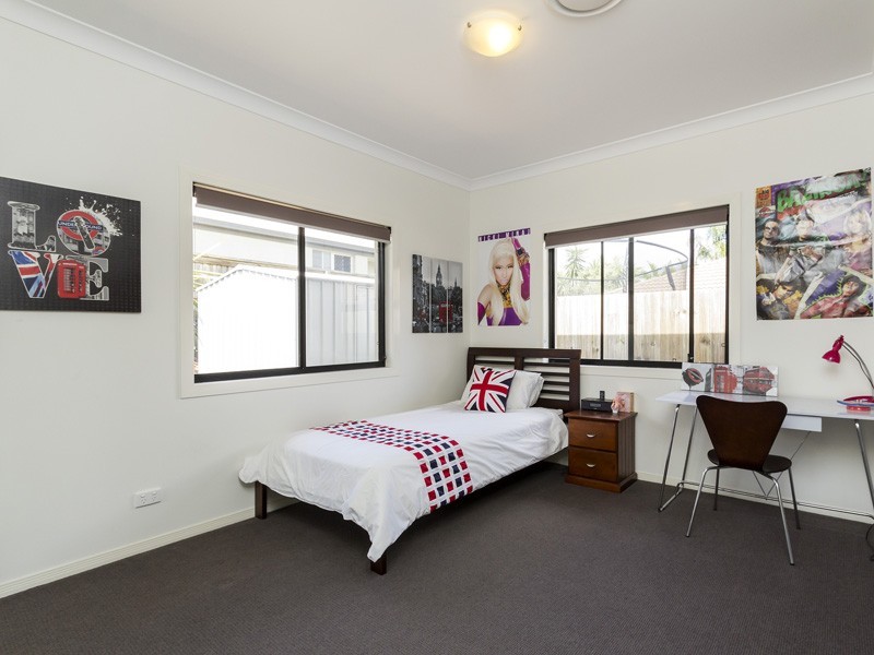 68 Sunningdale  Dr, Redland Bay QLD 4165