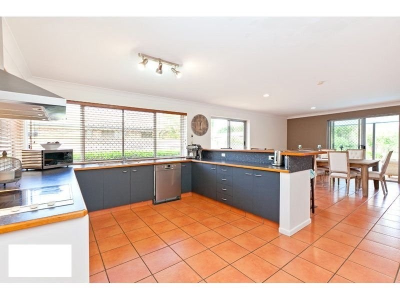 64 Lawn Terrace, Capalaba QLD 4157