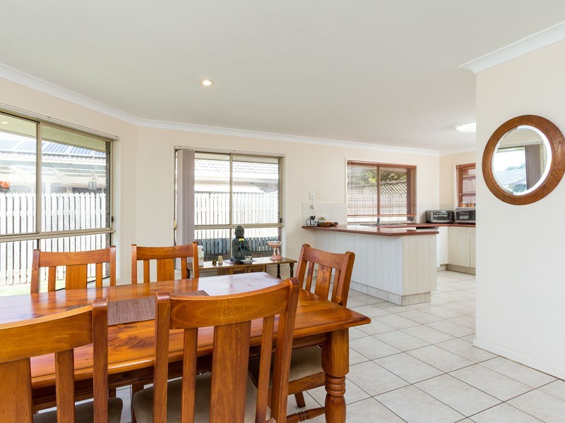17 Newlands Street, Redland Bay QLD 4165