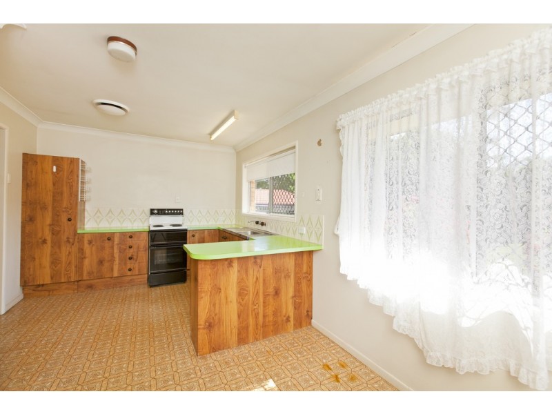 27 Mackerel Street, Manly West QLD 4179