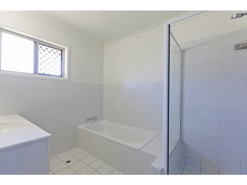27 Mackerel Street, Manly West QLD 4179