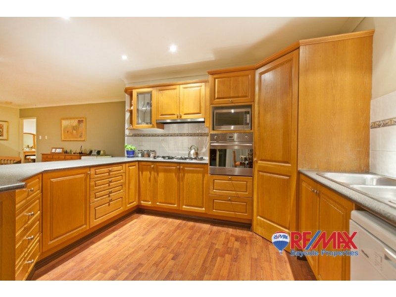 8 Bahr Place, Wellington Point QLD 4160