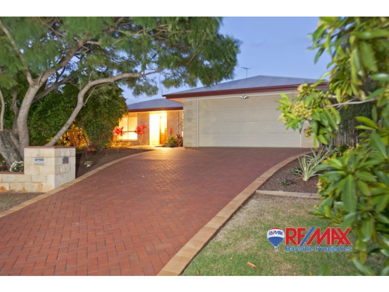 8 Bahr Place, Wellington Point QLD 4160