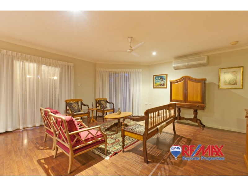 8 Bahr Place, Wellington Point QLD 4160