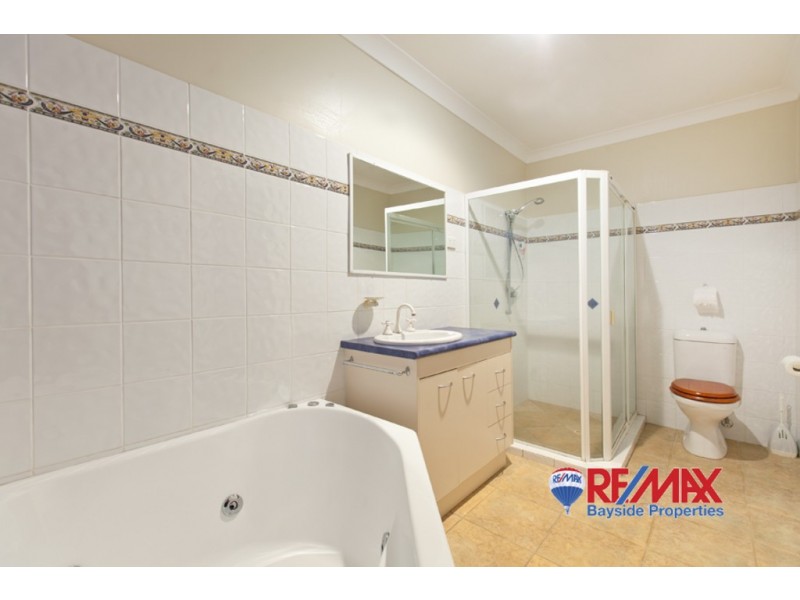 8 Bahr Place, Wellington Point QLD 4160