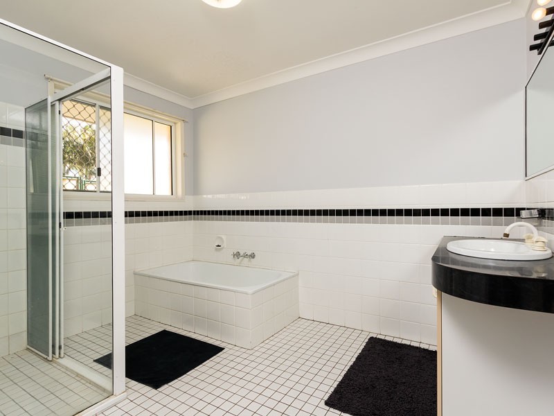 18 Driftwood St, Victoria Point QLD 4165