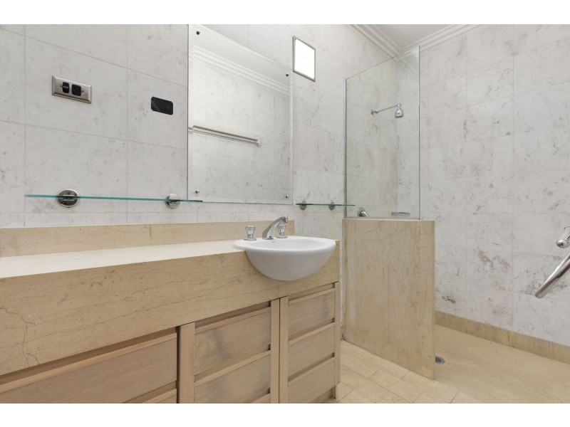 2/6 Curlewis Street, Bondi Beach NSW 2026