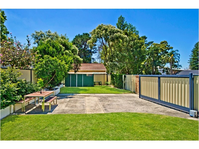 220 West Street, Blakehurst NSW 2221