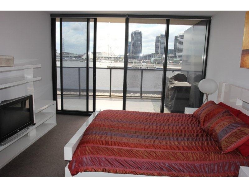 42/55 VICTORIA HARBOUR PROMENADE, Docklands VIC 3008