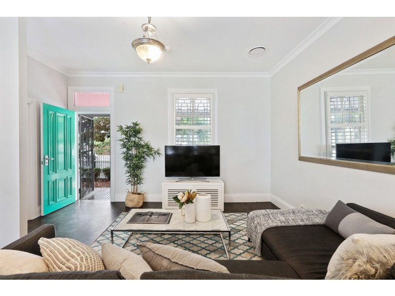 8 Devine Street, Erskineville NSW 2043