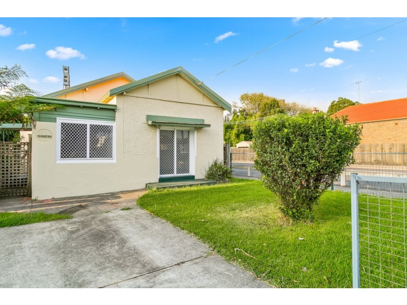 17 Heighway Avenue, Ashfield NSW 2131