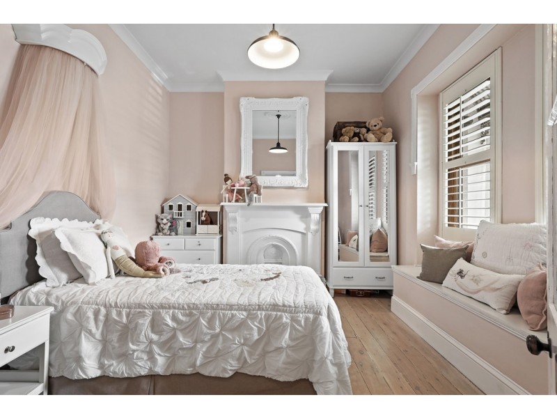 35 Pine Street, Newtown NSW 2042