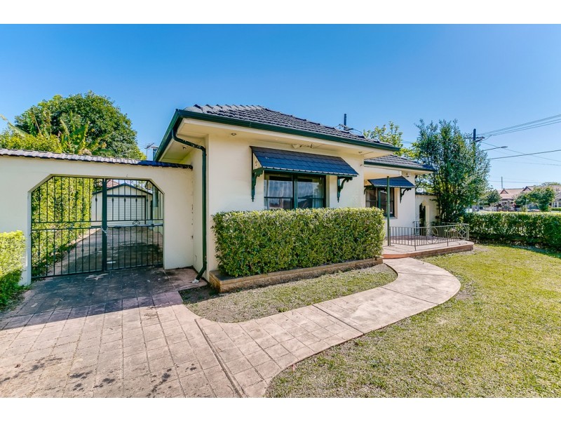 6 Lloyd George Avenue, Concord NSW 2137