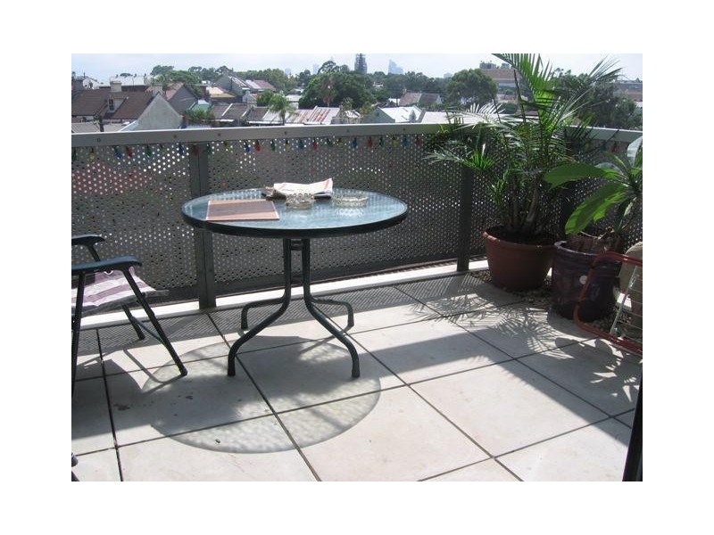 26/1  Gladstone Street, Newtown NSW 2042