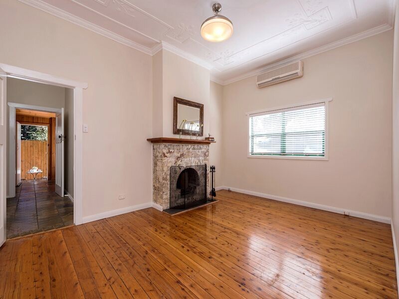 1 Hawkesbury Road, Springwood NSW 2777