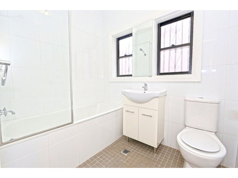 2/64 Chelmsford Street, Newtown NSW 2042